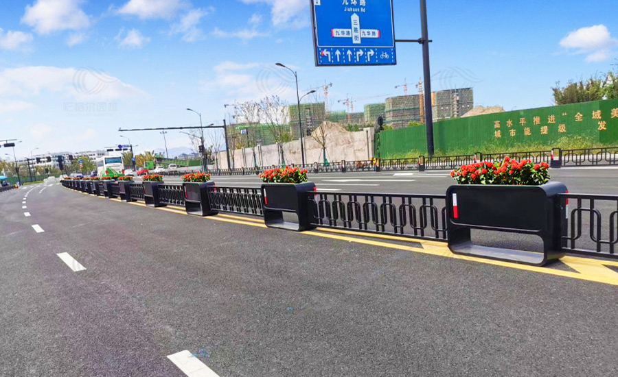 户外道路花箱护栏用什么材质好？