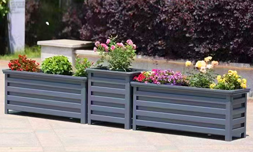 仿木纹铝合金花箱｜颜值复刻木纹，耐用超越实木，城市景观优选