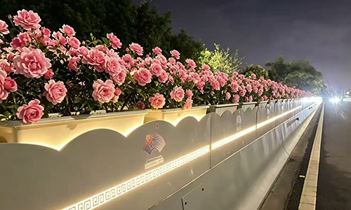 快速路中央绿化，用景观花槽点亮通勤时光