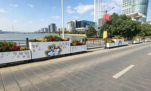 市政道路景观升级，从选对花箱护栏开始